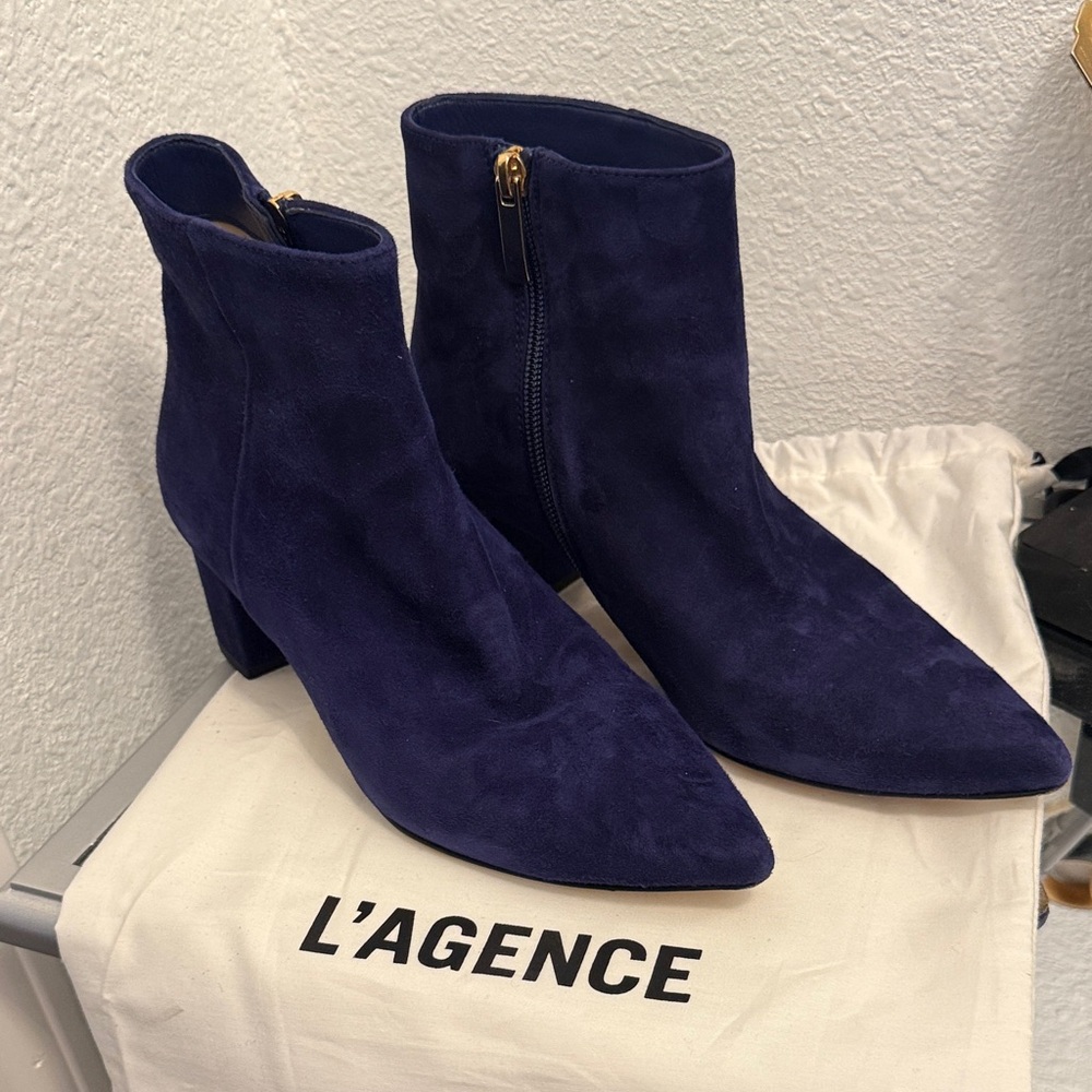 L'Agence Women's Navy Suede Ankle Boots The Galina SZ39.5 like new dust bag incl
